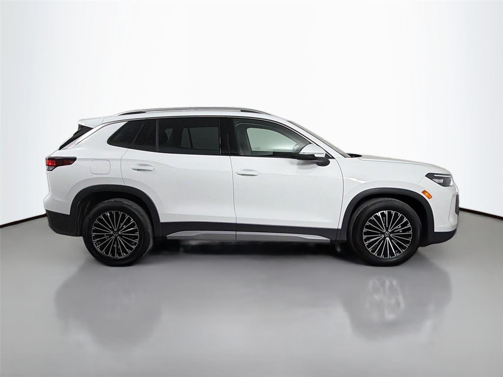 New 2026 Pure White Volkswagen S image 4
