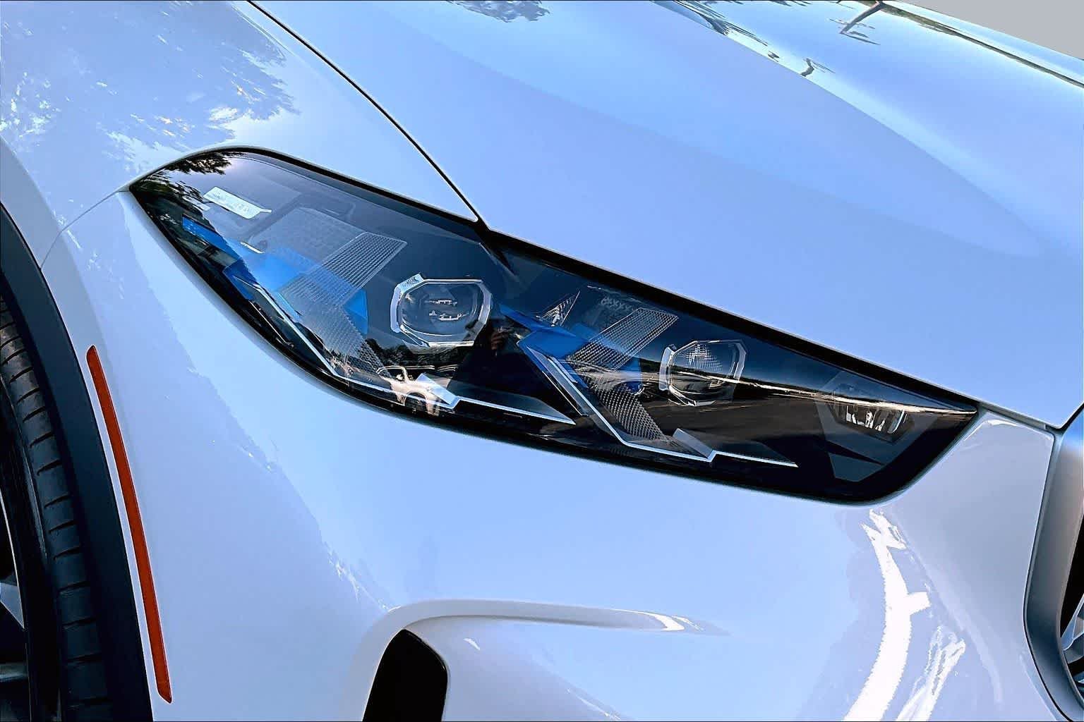 New 2026 Mineral White Metallic BMW xDrive40i image 13