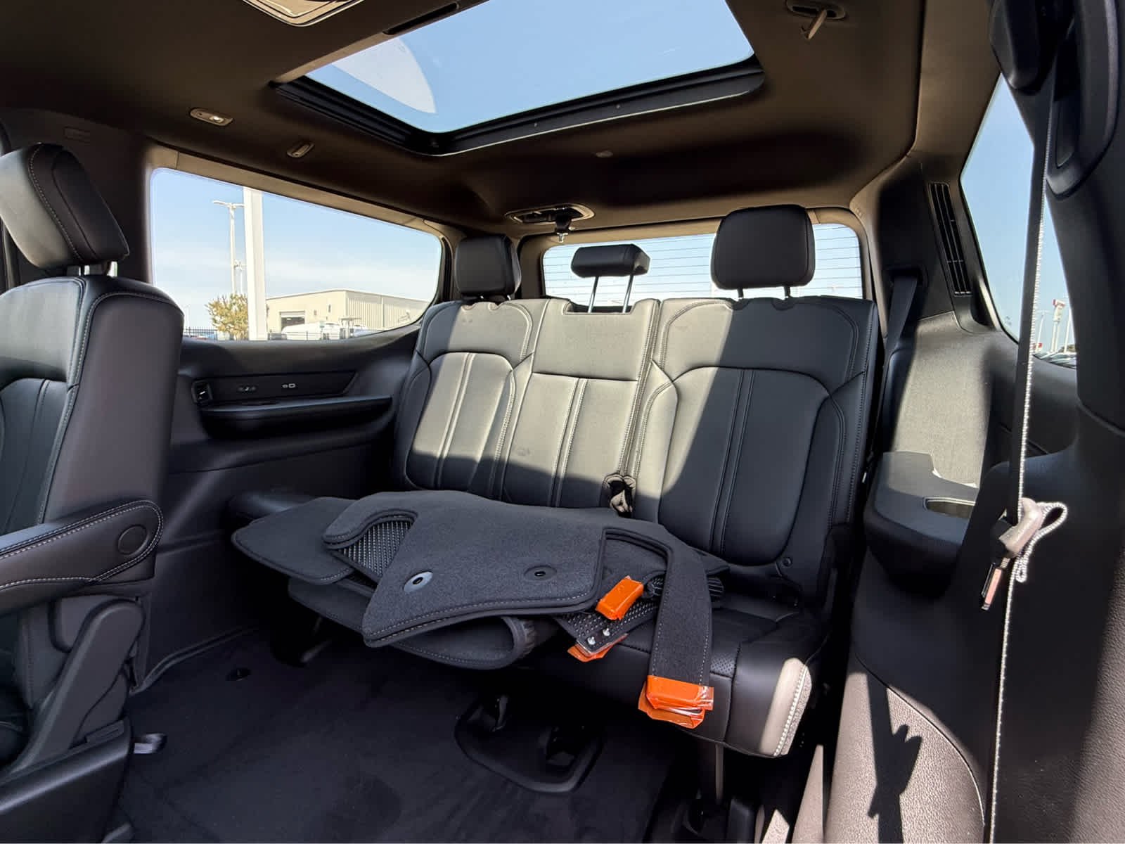 New 2026 Bright White Clearcoat Jeep Upland image 13