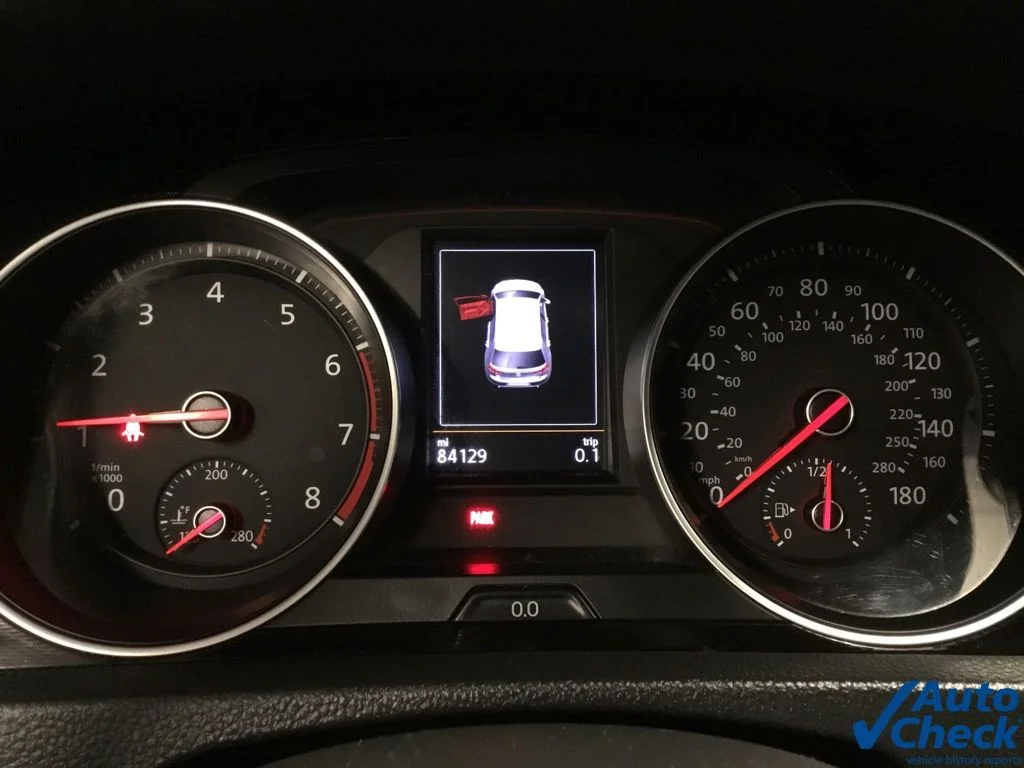 Used 2015 Red Volkswagen 2.0T SE image 48