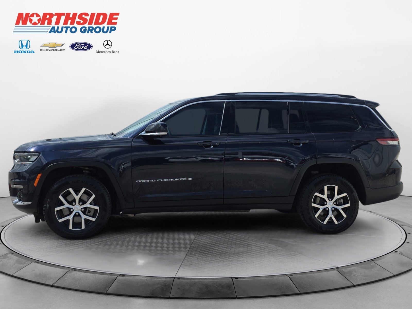 Used 2024 Black Jeep Limited image 4