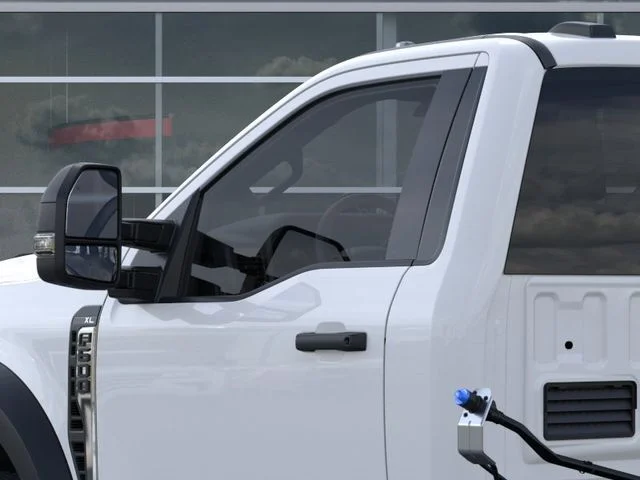 2025 Ford F-600 Super Duty Chassis Cab XL - Photo 20