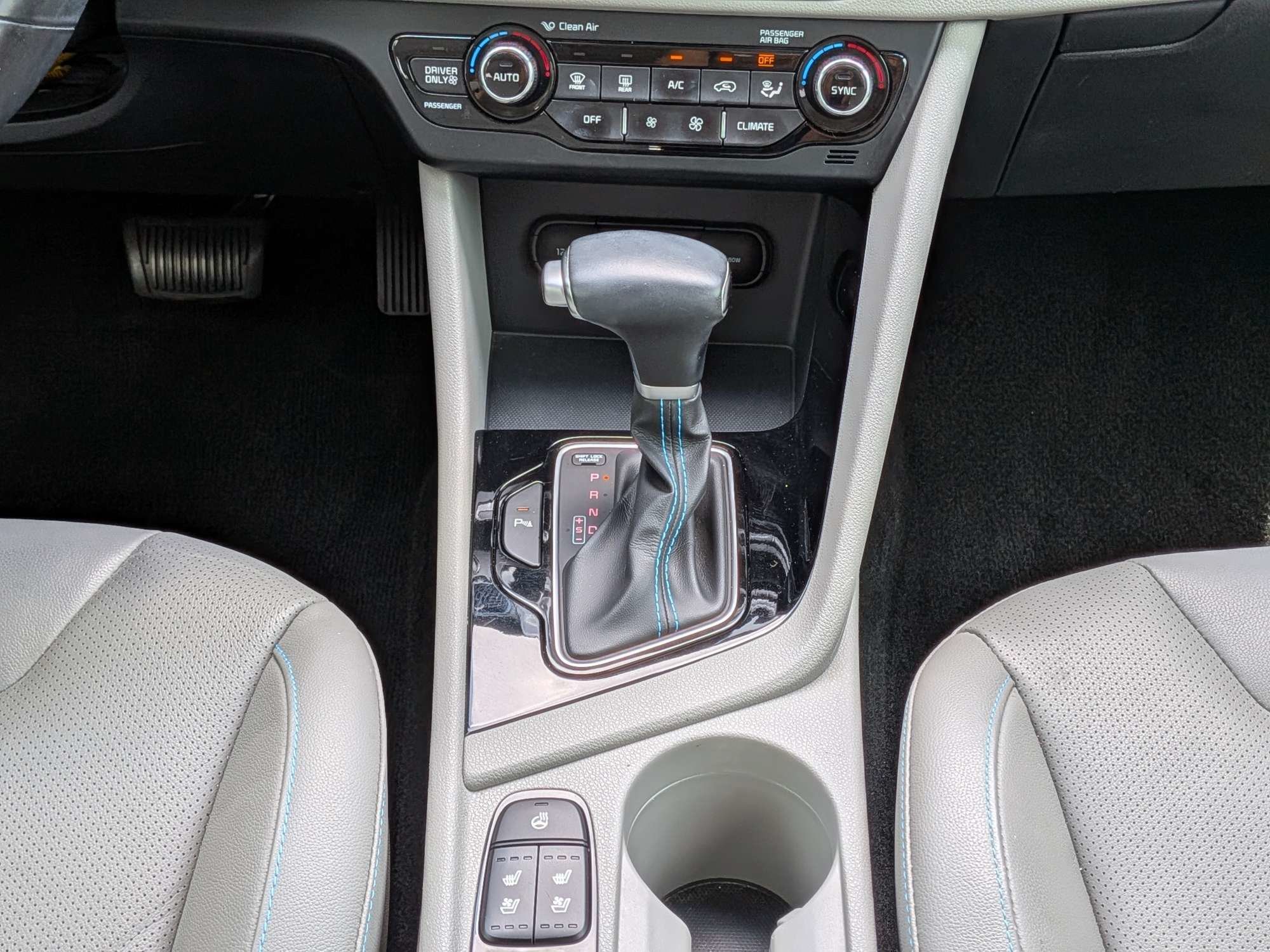 Used 2017 Metal Stream Kia Touring image 23