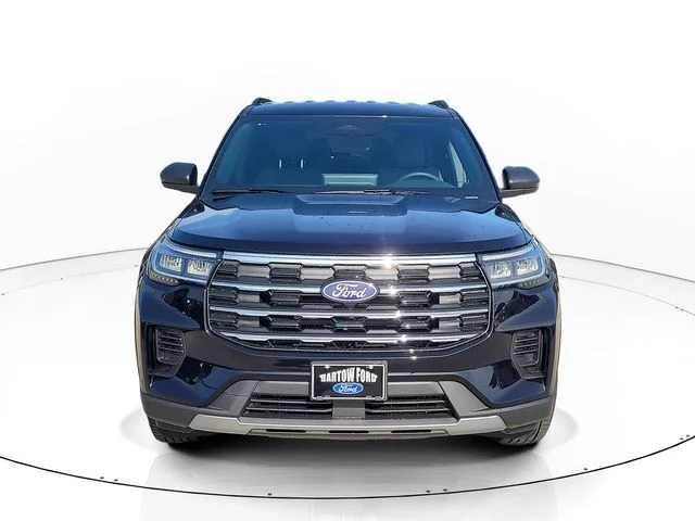 New 2027 Black Metallic Ford Active image 2