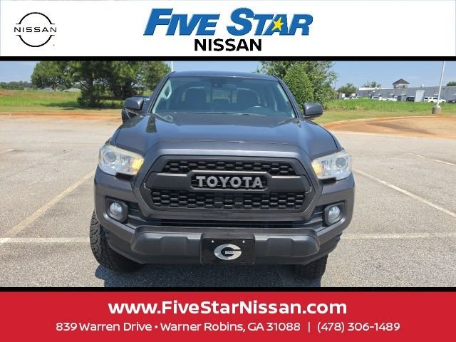 Used 2020 Gray Toyota SR5 image 9