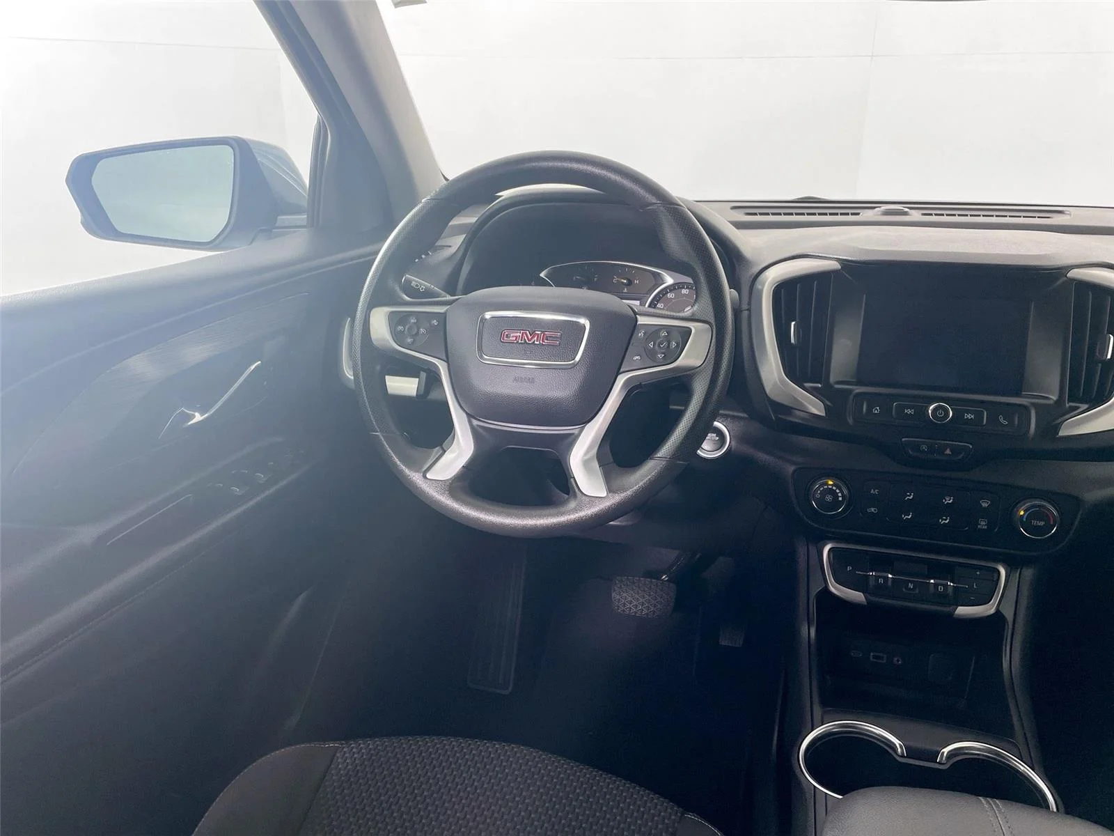 Used 2024 GMC Terrain SLE with VIN 3GKALTEG0RL346380 for sale in Winona, Minnesota