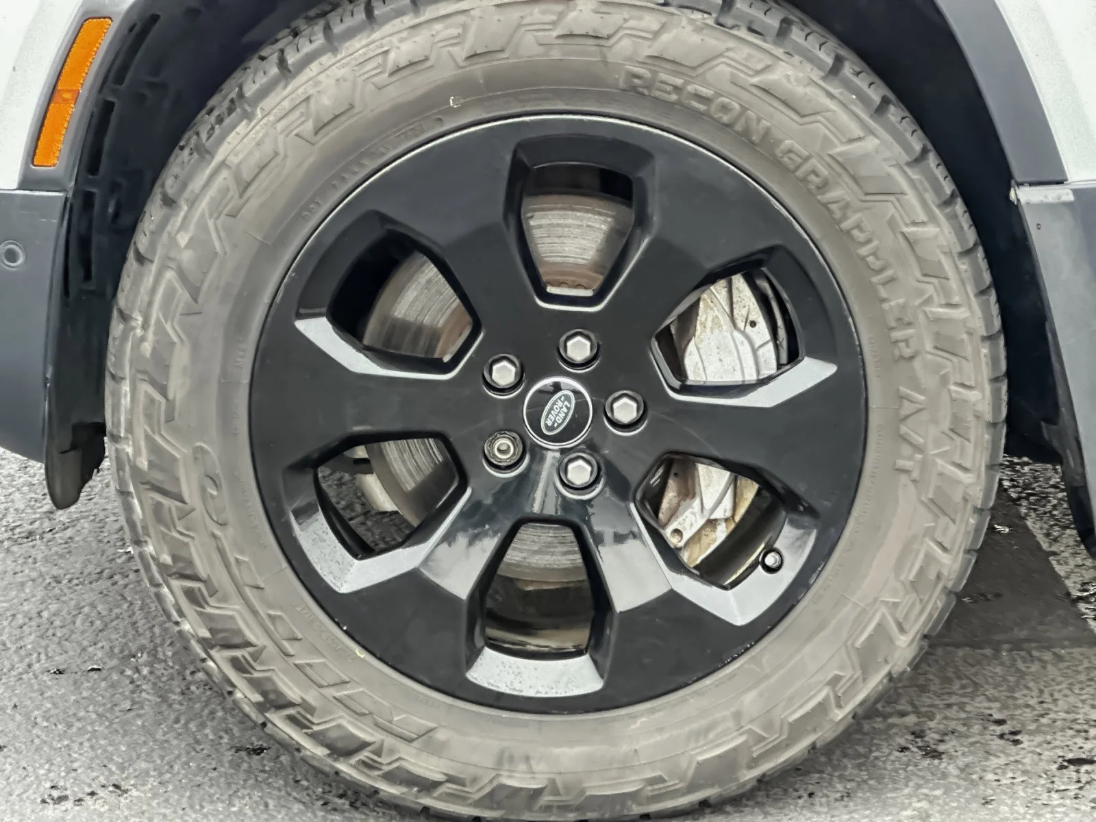 Used 2020  Land Rover  image 29