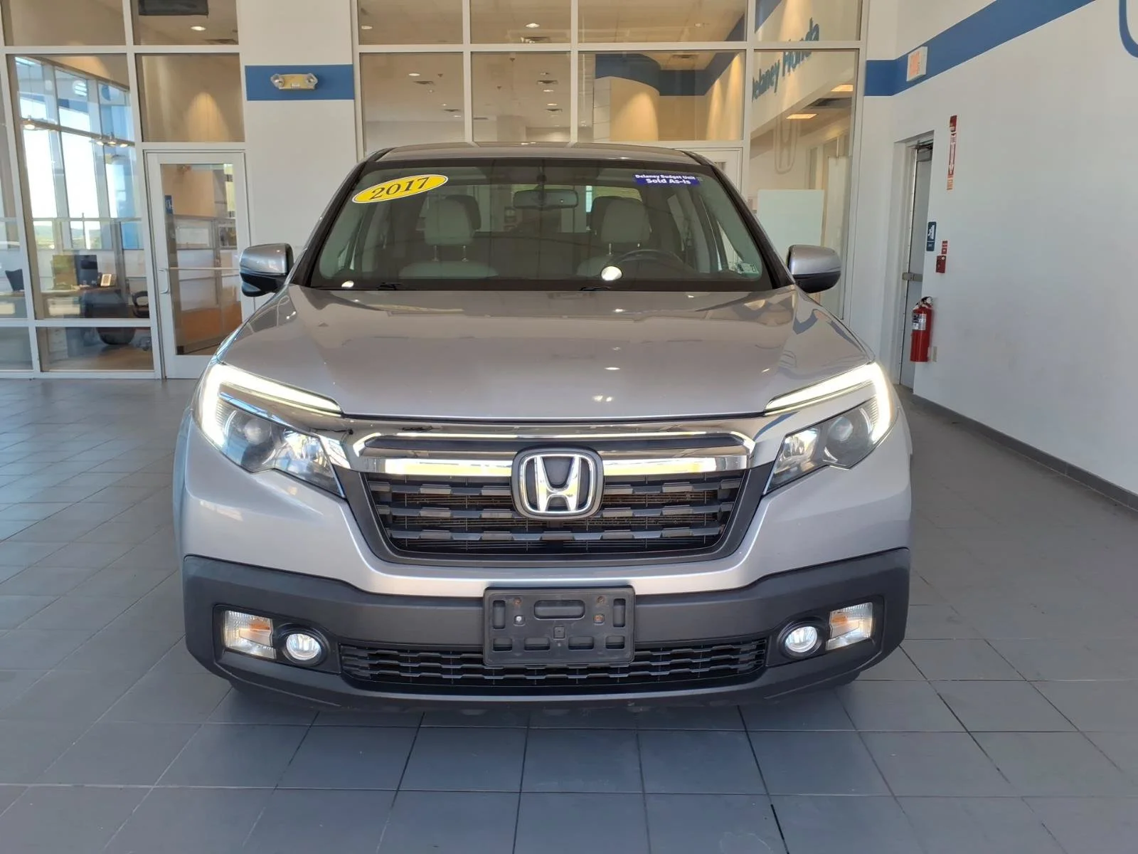 Used 2017 Lunar Silver Metallic Honda RTL-T image 2