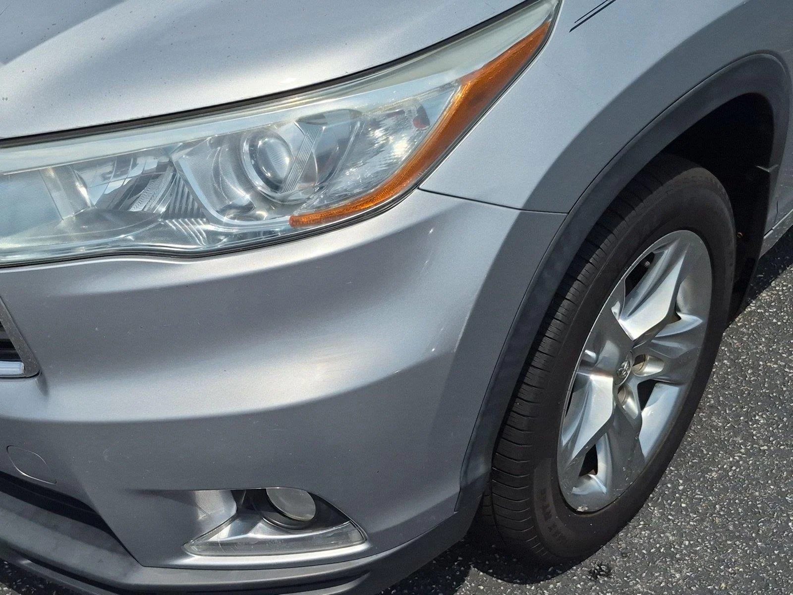 Used 2014 Silver Sky Metallic Toyota Limited image 9