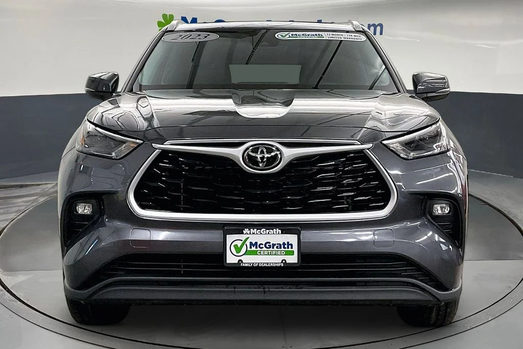 Used 2023 Gray Toyota XLE image 5