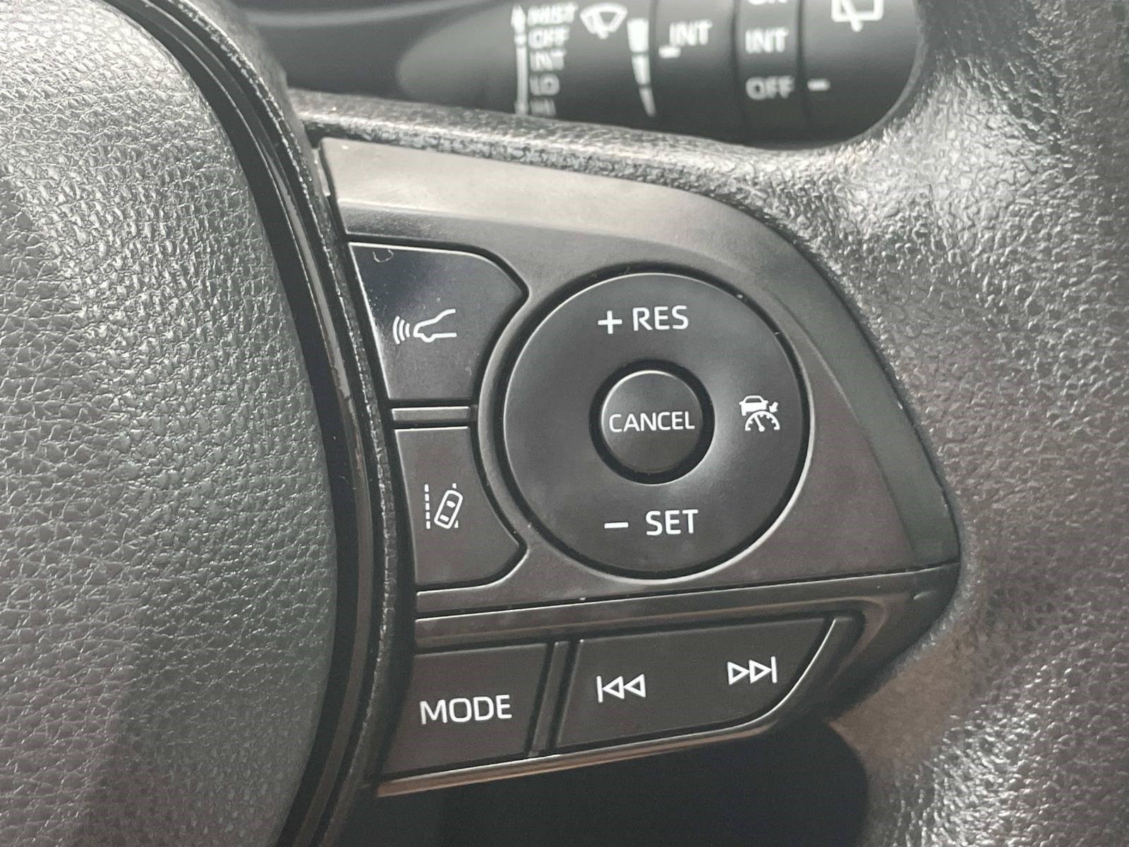Used 2022 Magnetic Gray Metallic Toyota Hybrid XLE image 26