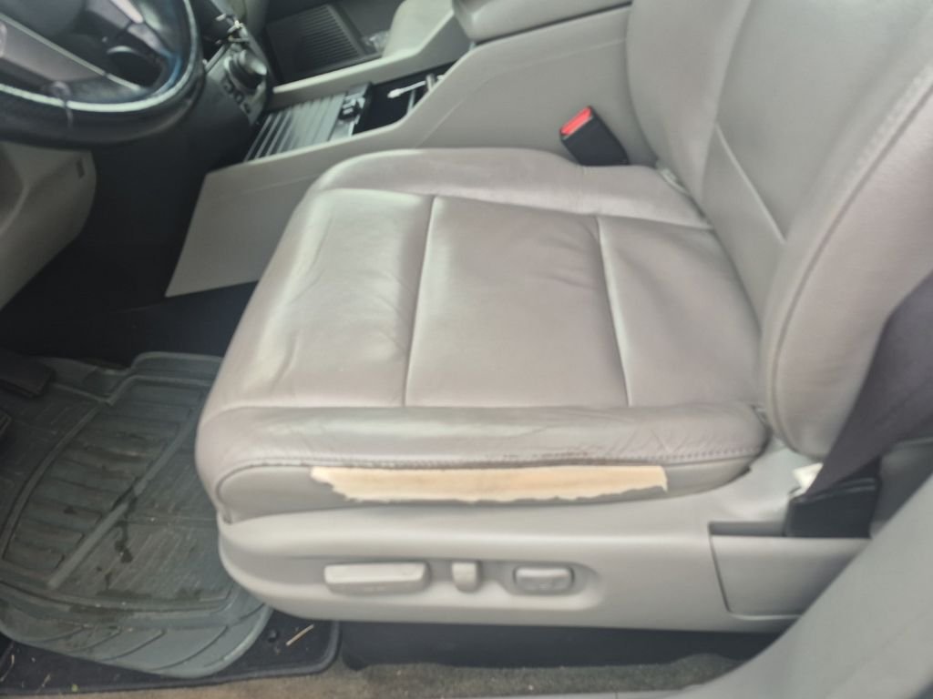 Used 2014 Taffeta White Honda Touring image 13