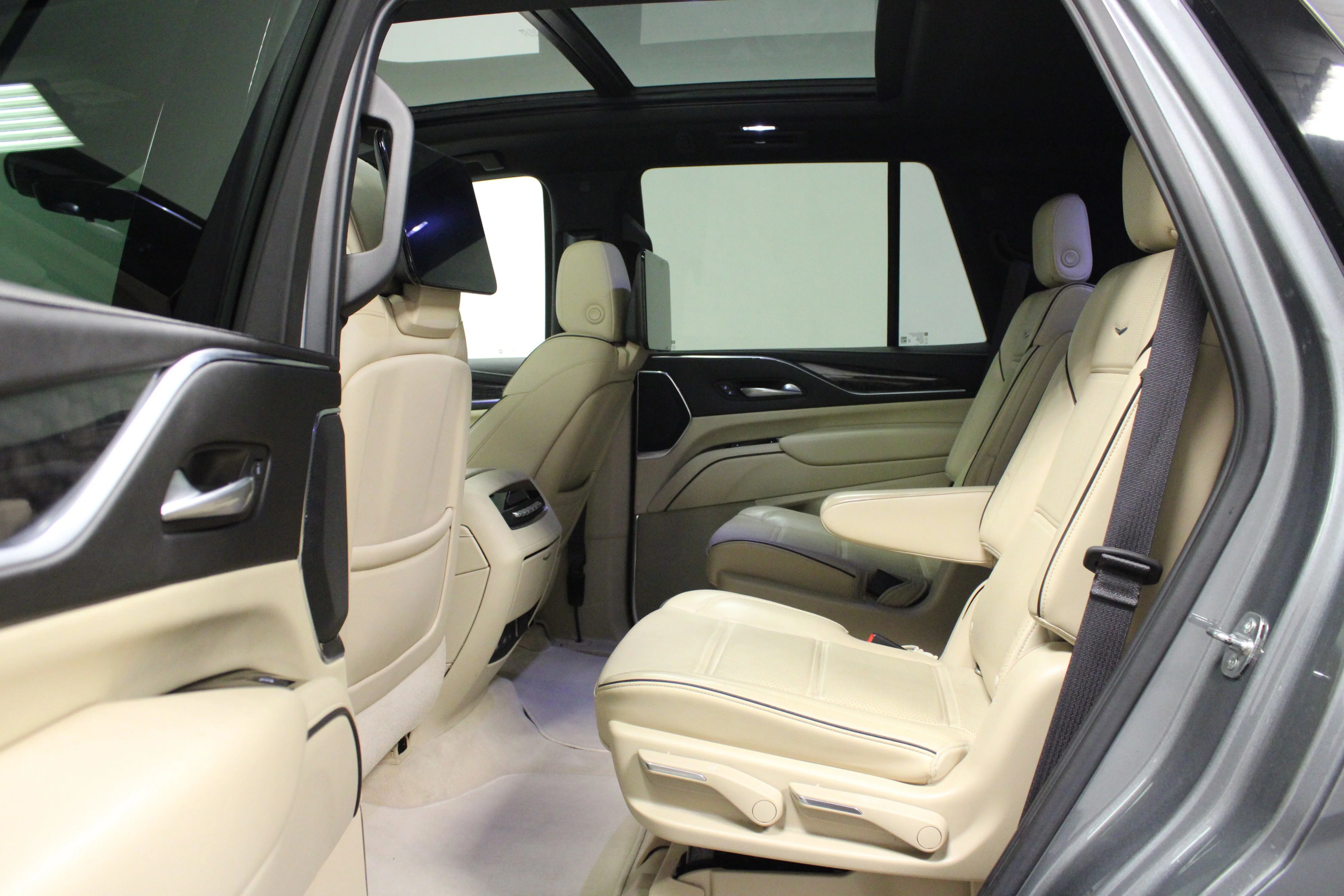 Used 2021 Satin Steel Metallic Cadillac Premium Luxury image 14