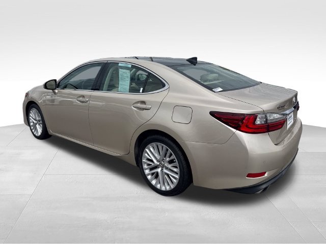 Used 2018 Beige Lexus 350 image 3