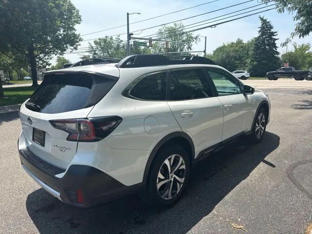 Used 2022 Crystal White Pearl Subaru Limited XT image 8