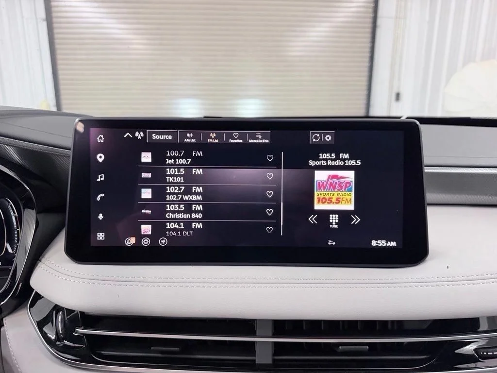 New 2027 RADIANT WHITE INFINITI Luxe AWD image 28