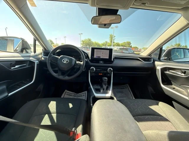 2024 Toyota RAV4 XLE - Photo 30