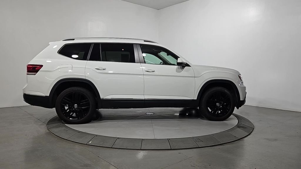 Used 2019 White Volkswagen SEL image 7