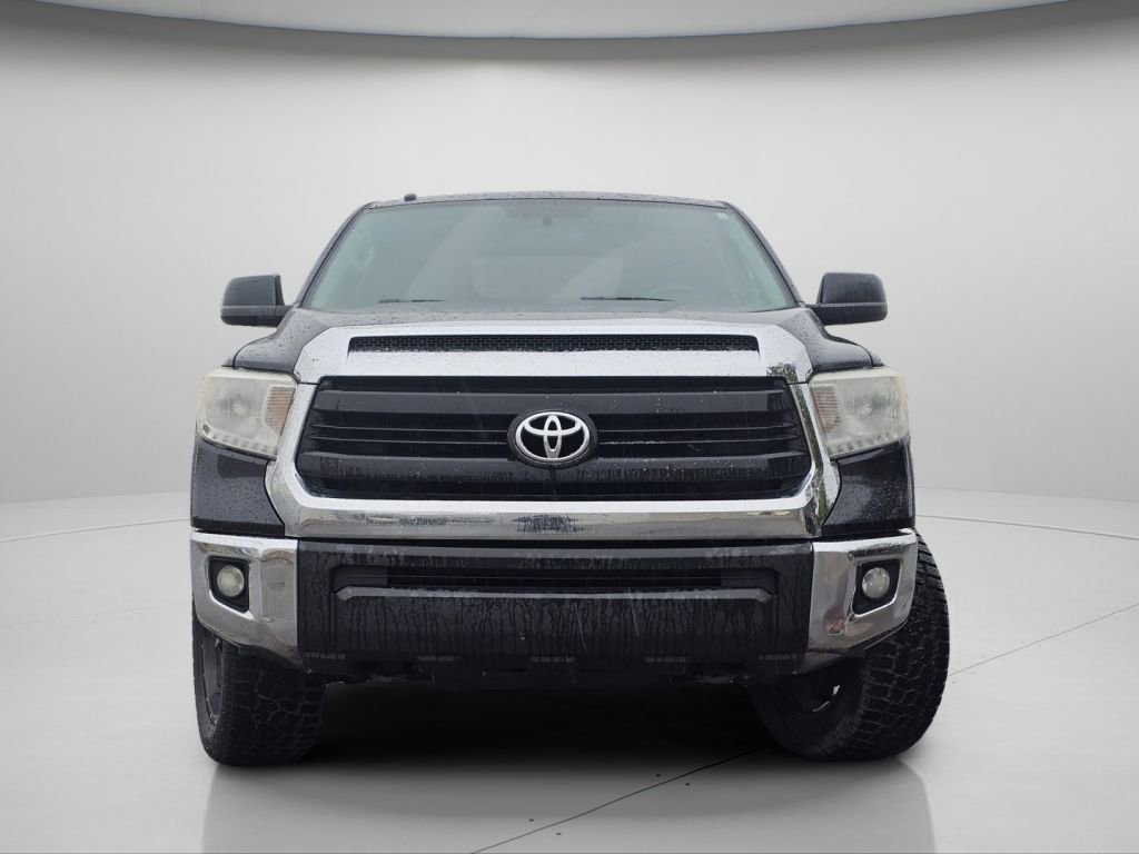 Used 2015 Black Toyota SR5 image 3