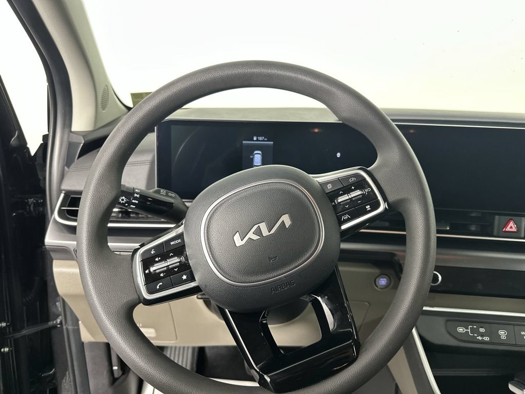 Certified Used 2026  Kia LX image 5