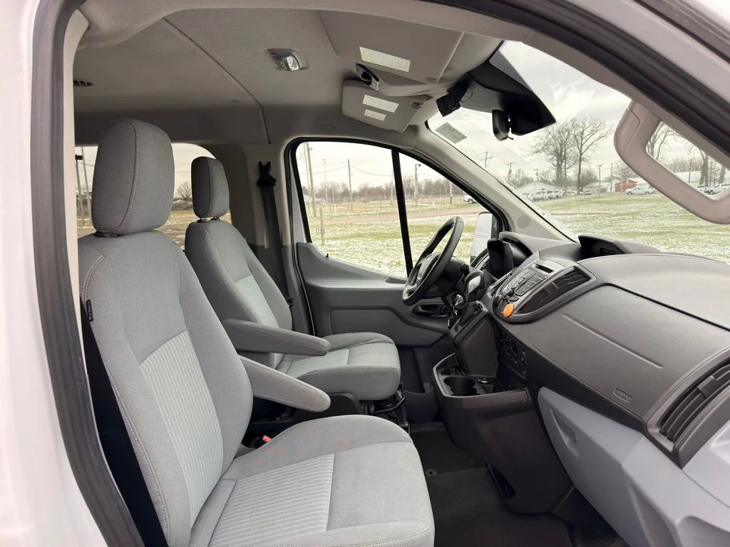 Used 2015 White Ford XLT image 30