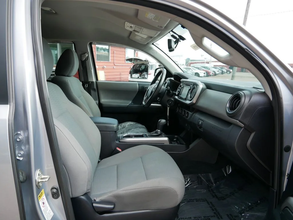 2016 Toyota Tacoma SR5 - Photo 8