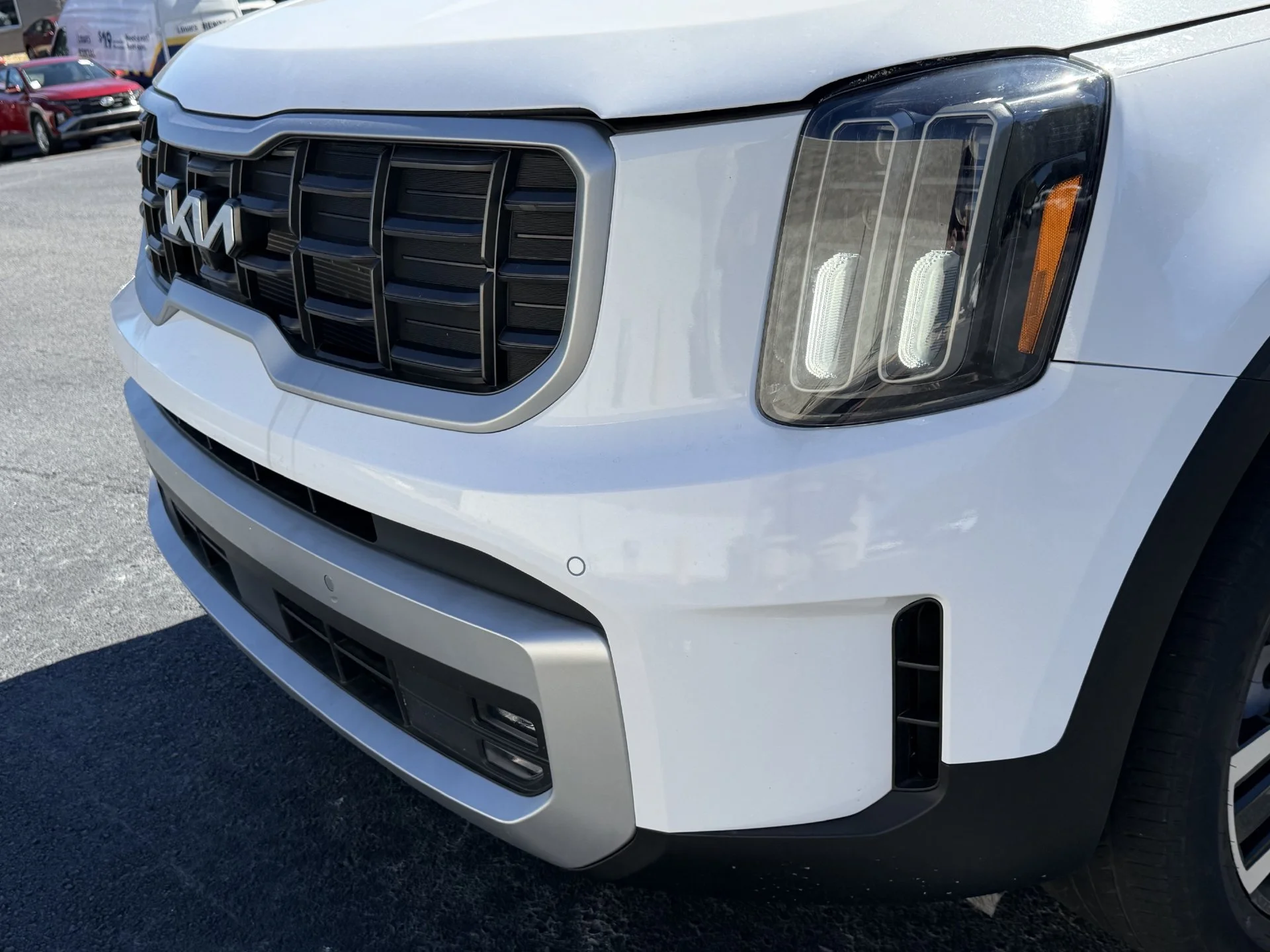 Used 2025 Glacial White Pearl Kia SX image 21