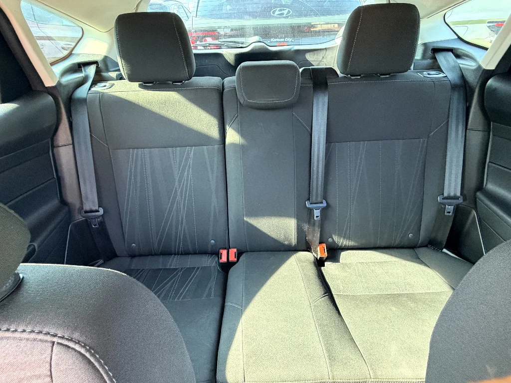 Used 2017 Magnetic Metallic Ford SE image 24