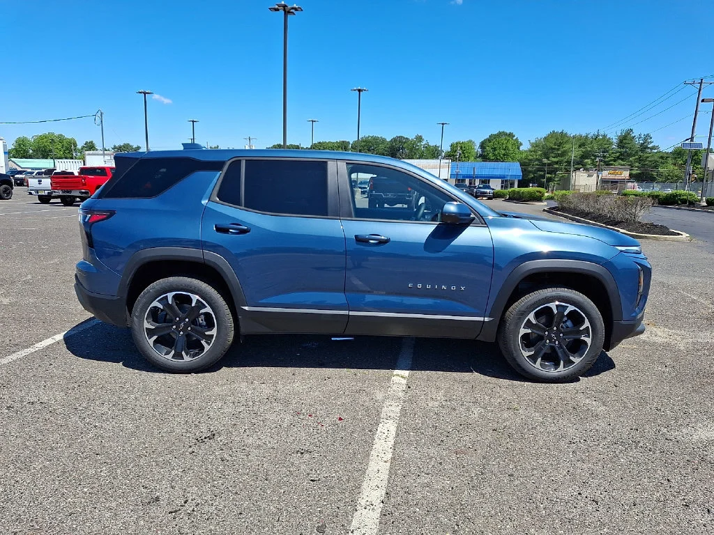 New 2026 Lakeshore Blue Metallic Chevrolet LT image 9