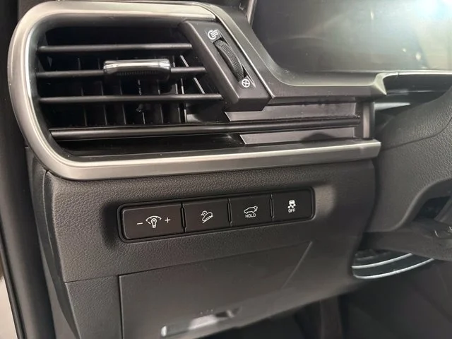 Used 2025 Green Kia S image 19