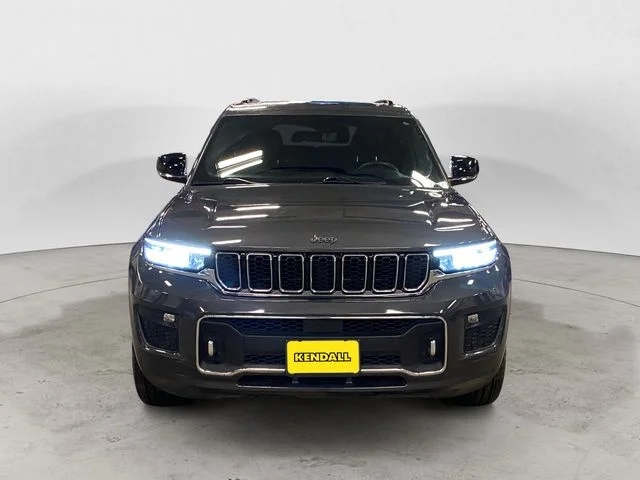 Used 2022 Gray Jeep Overland image 2