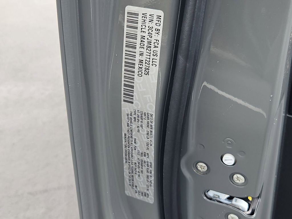 New 2026 Sting-Gray Clear-Coat Exterior Paint Jeep Laredo image 32