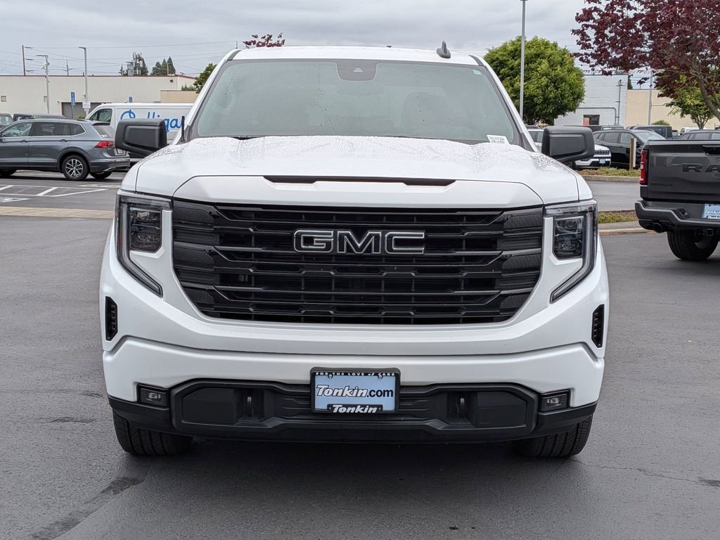 Used 2024 White GMC Elevation image 9