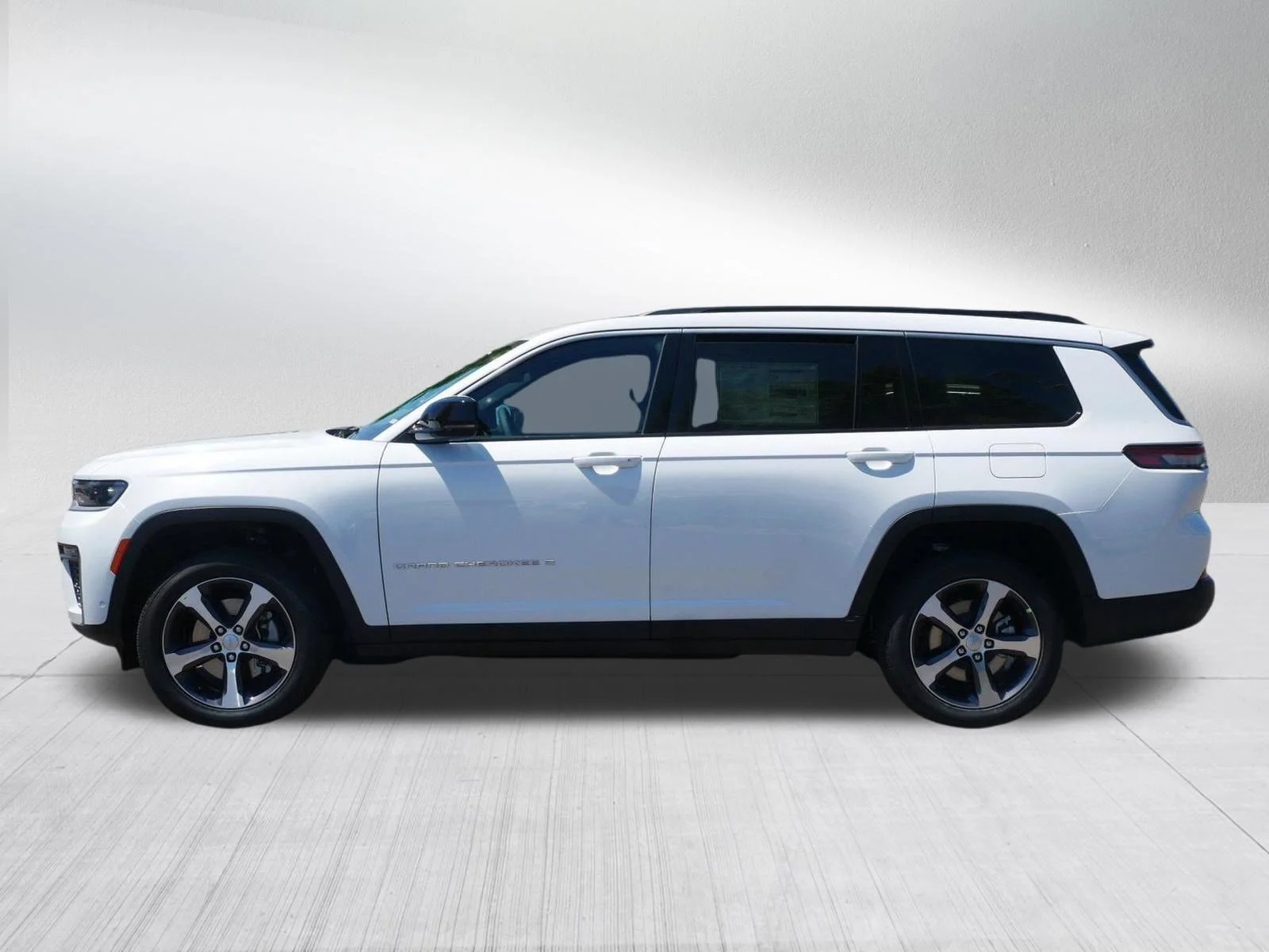 New 2026 Bright White Clear-Coat Exterior Paint Jeep Limited image 4