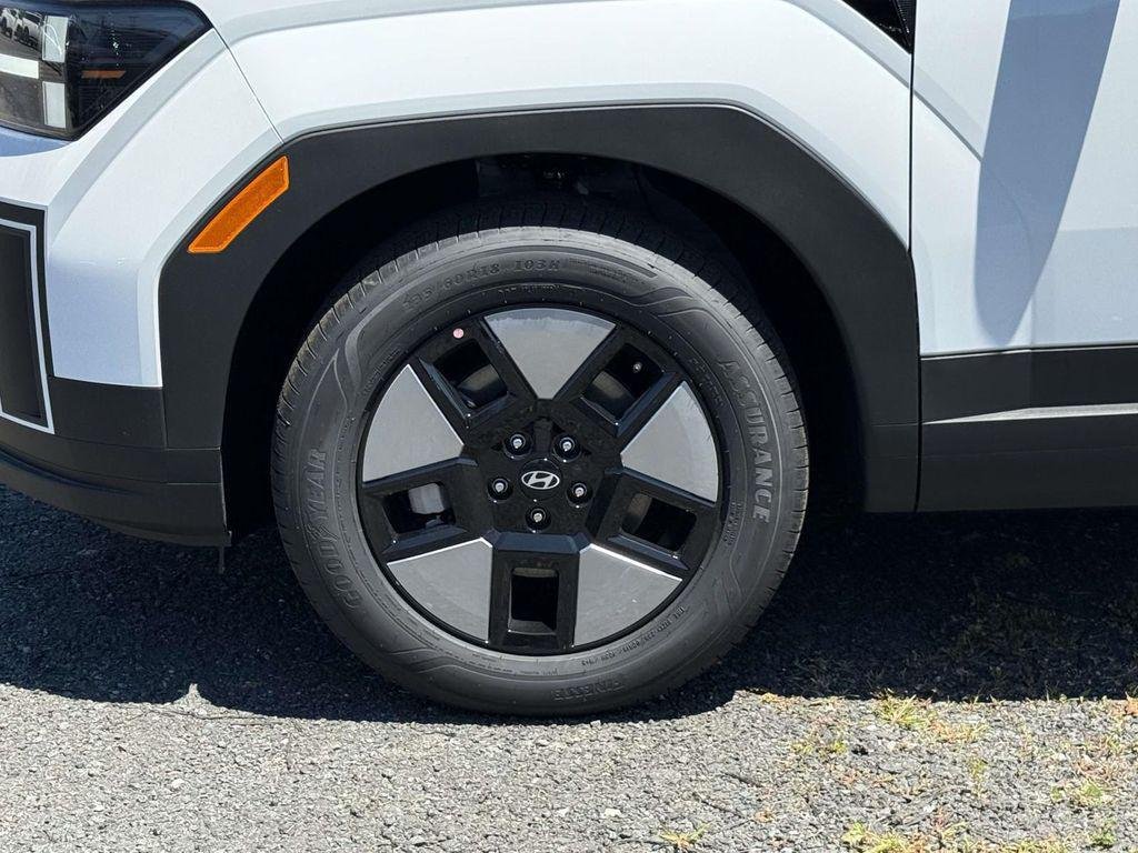 New 2026 White Hyundai SE image 11