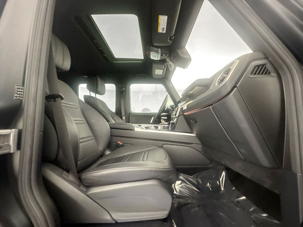 Used 2021  Mercedes-Benz G 550 image 23
