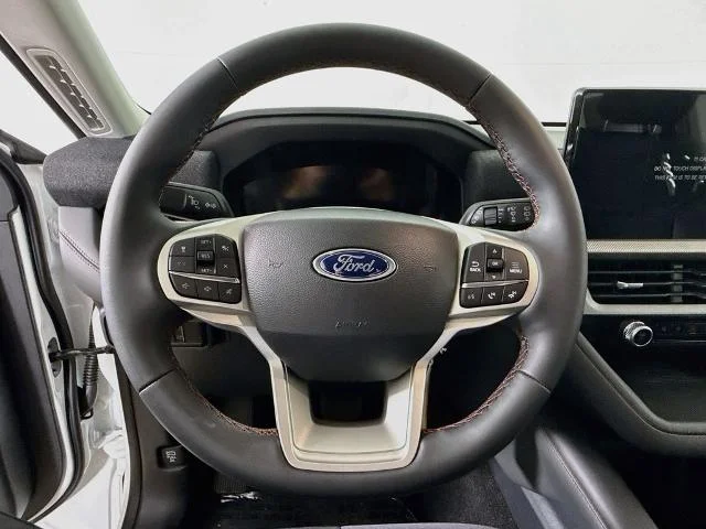 New 2026 Star White Metallic Tri-Coat Ford Active image 43