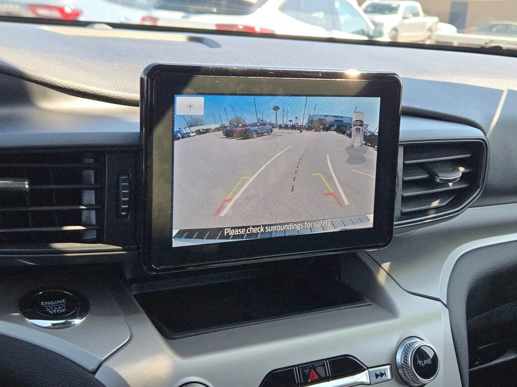 Certified Used 2023 Oxford White Ford XLT image 29