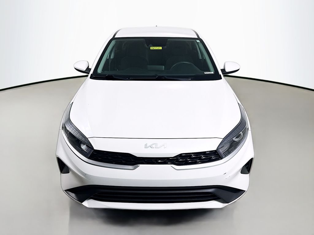 2024 Kia Forte LXS photo 2