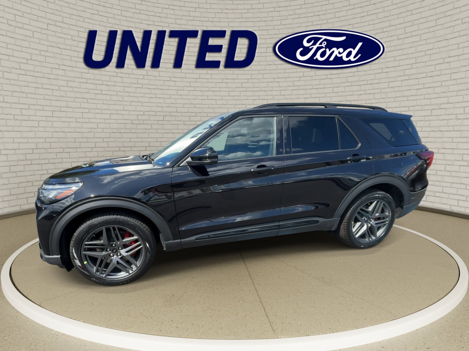 New 2026 Agate Black Metallic Ford ST image 5