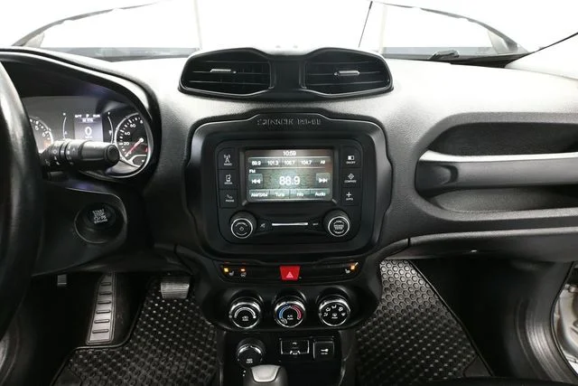 2017 Jeep Renegade Latitude - Photo 29