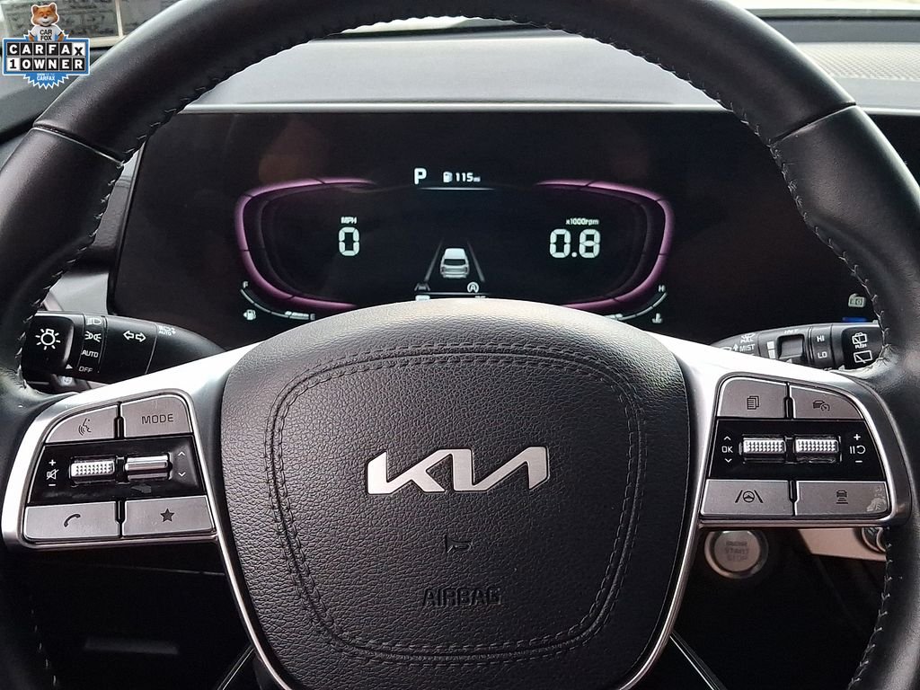 Used 2023 White Kia S image 19