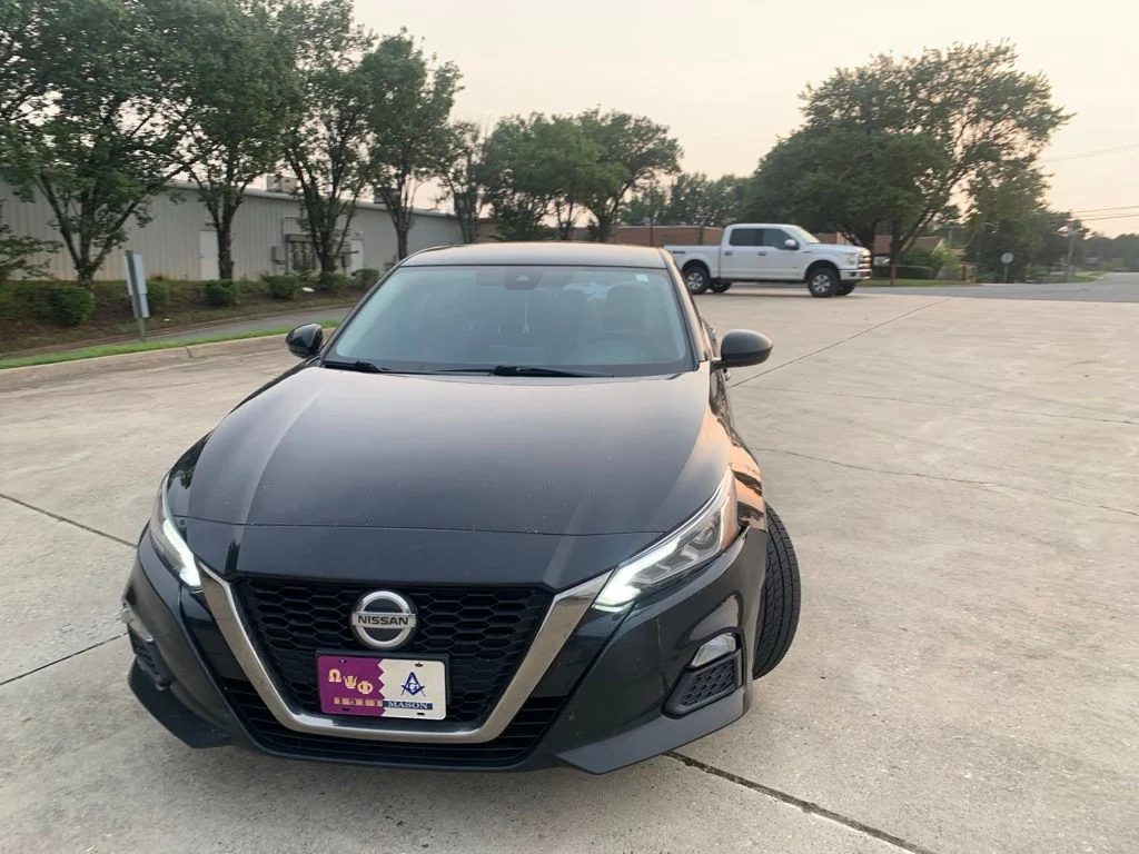 Used 2021 Black Nissan 2.5 SR image 2