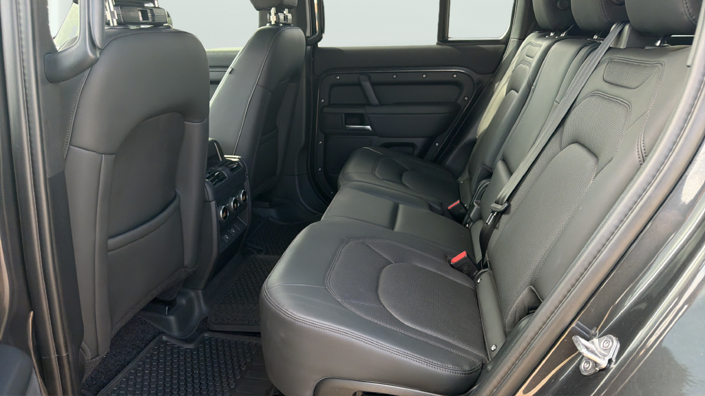 Used 2025 Gray Land Rover S image 18