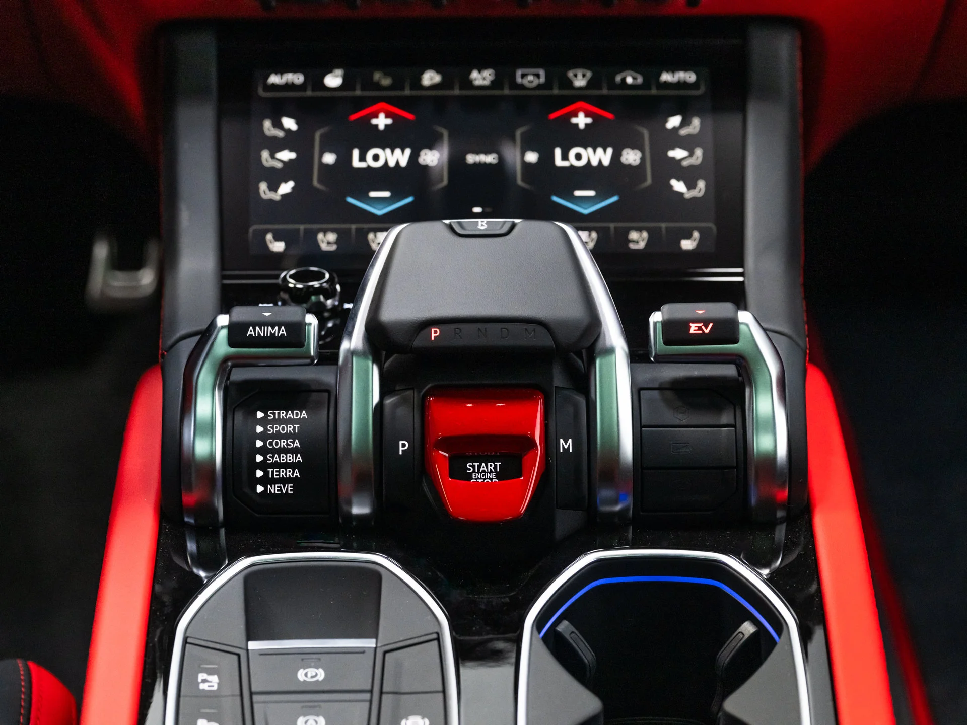 Used 2025 Nero Noctis Metallic Lamborghini SE image 51