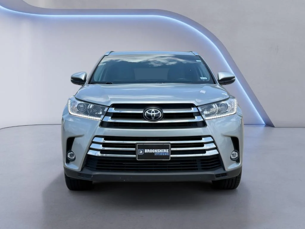 Used 2019 Celestial Silver Metallic Toyota Limited image 8