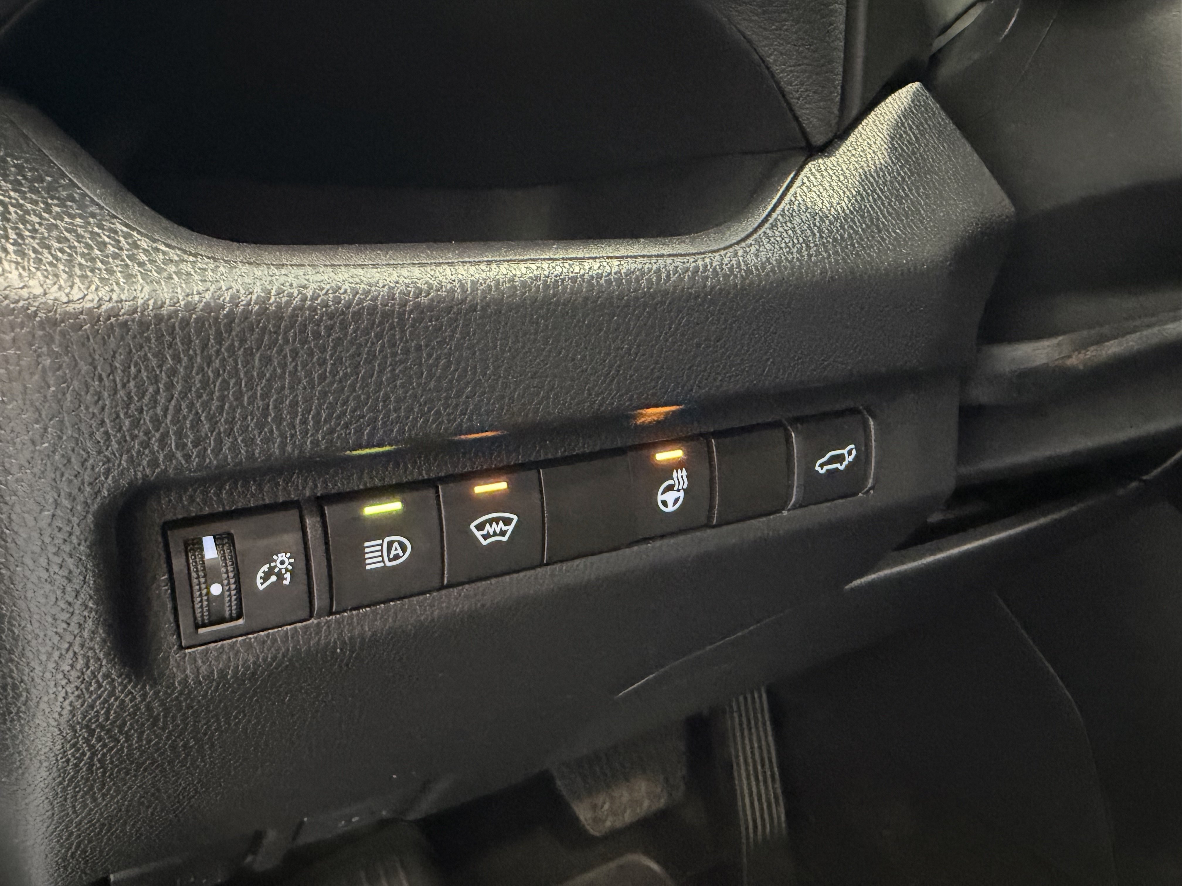 Used 2023 Silver Toyota XLE Premium image 27