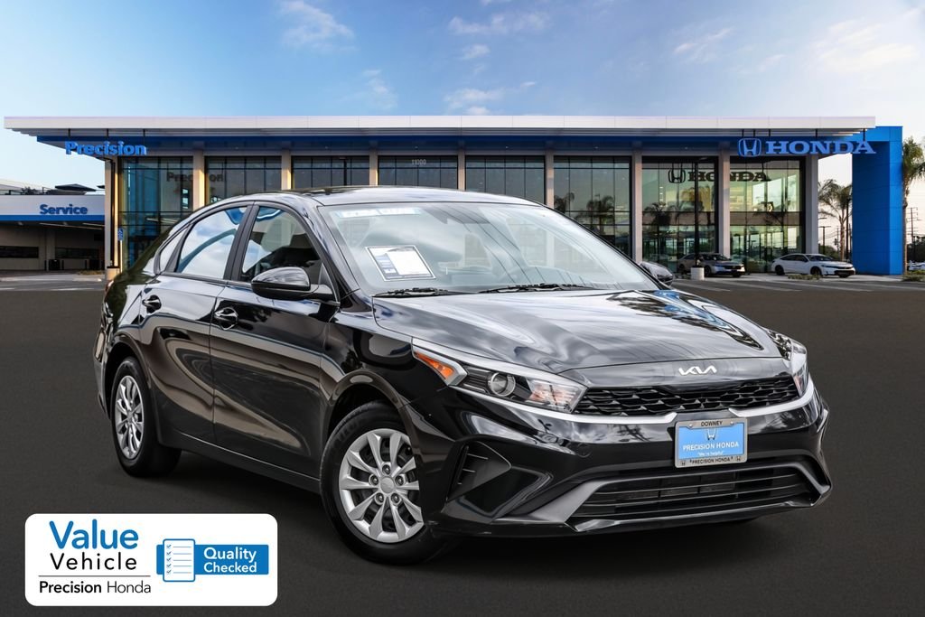 2024 Kia Forte LX AT's photo