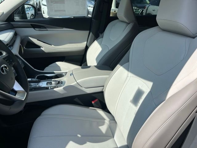 New 2027 Mineral INFINITI Luxe AWD image 9