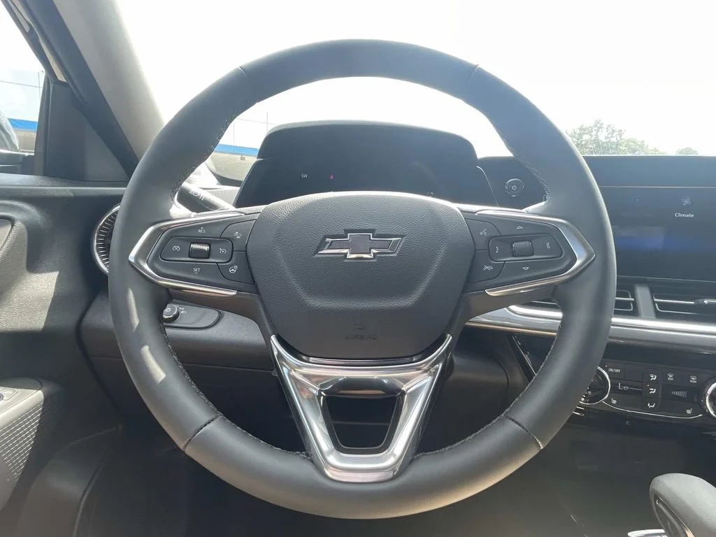 New 2026 Mosaic Black Metallic Chevrolet ACTIV image 21